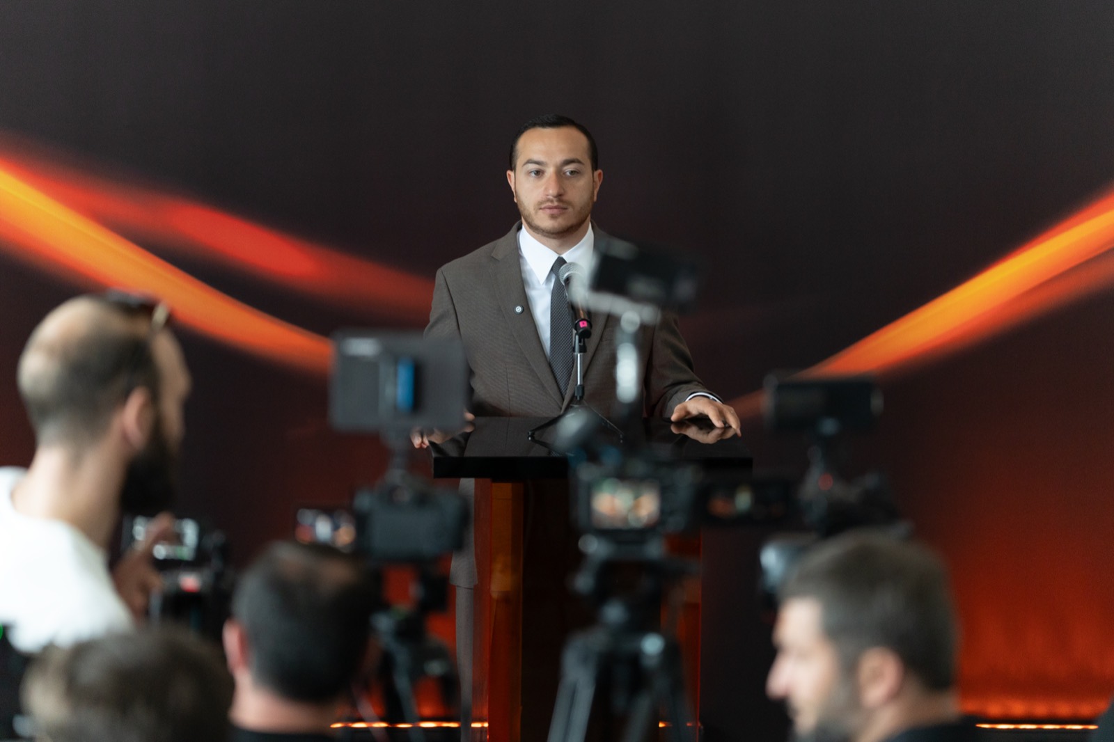 Press briefing at the Firebird AI factory